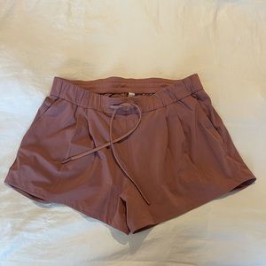 Lululemon shorts Sz 8